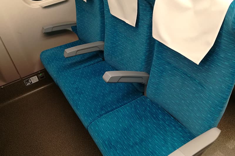 こだまの自由席