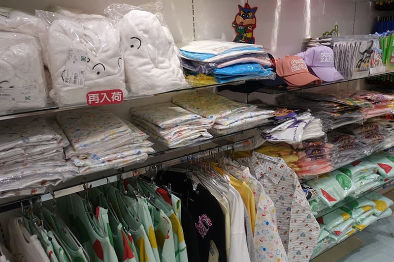 クレヨンしんちゃん アクションデパート東京駅店の服