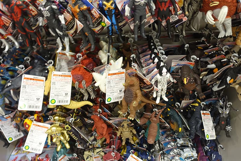 ウルトラマンワールドM78 東京駅店の怪獣のソフビ