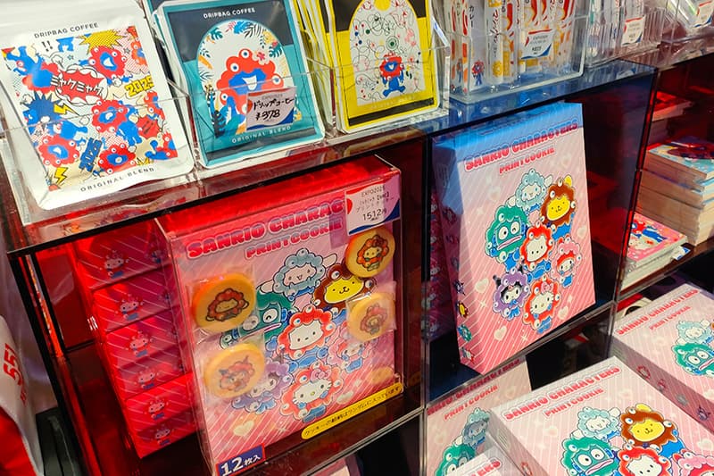 ミャクミャクとサンリオのコラボグッズ