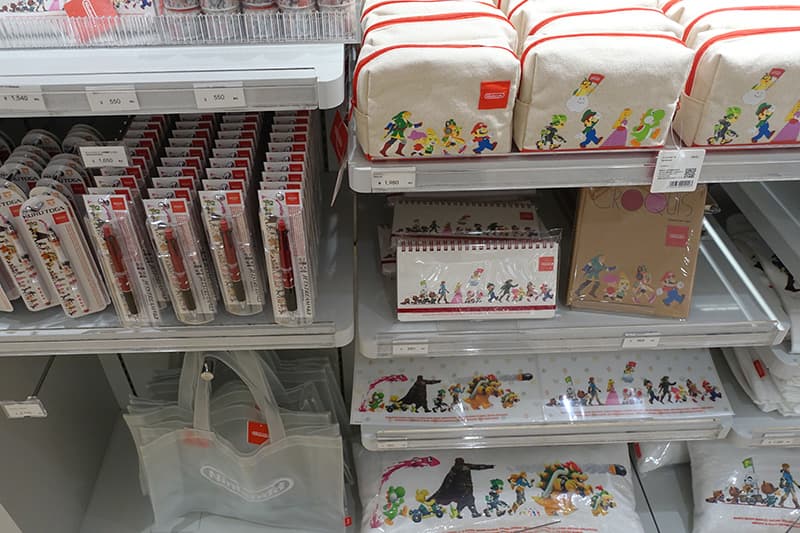 任天堂直営オフィシャルストアのグッズ