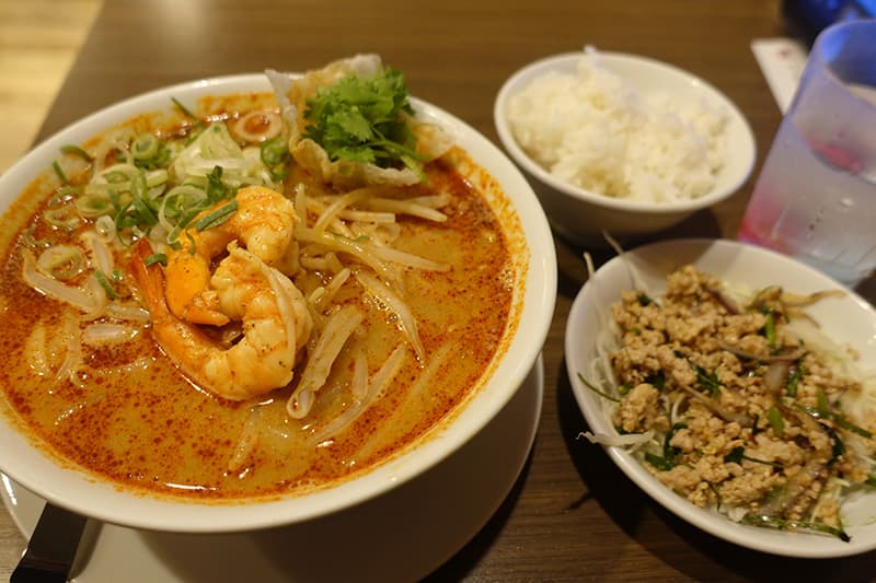 クンテープ ルクア大阪店のトムヤムヌードルセット