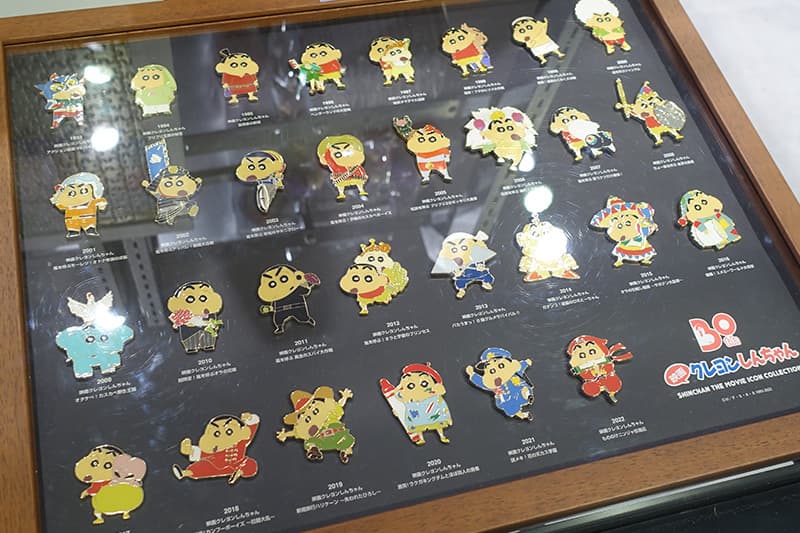 映画クレヨンしんちゃんのピンバッジコレクション