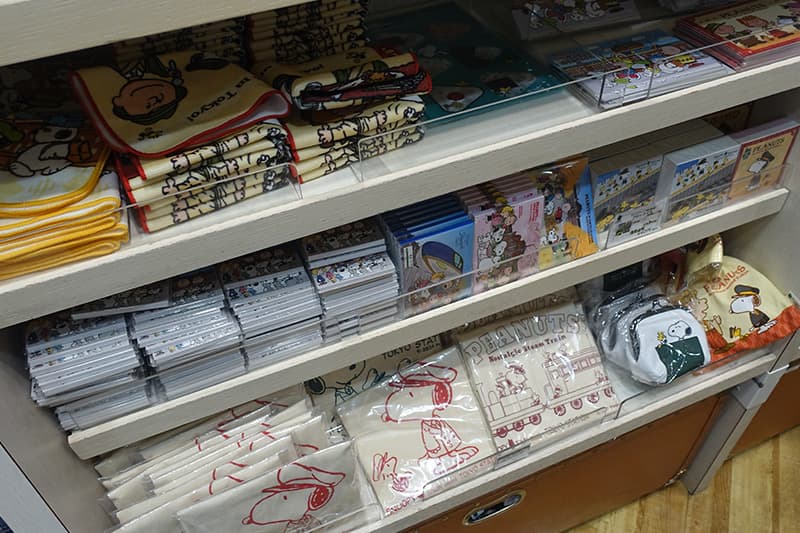スヌーピータウンミニの東京駅一番街店限定グッズ